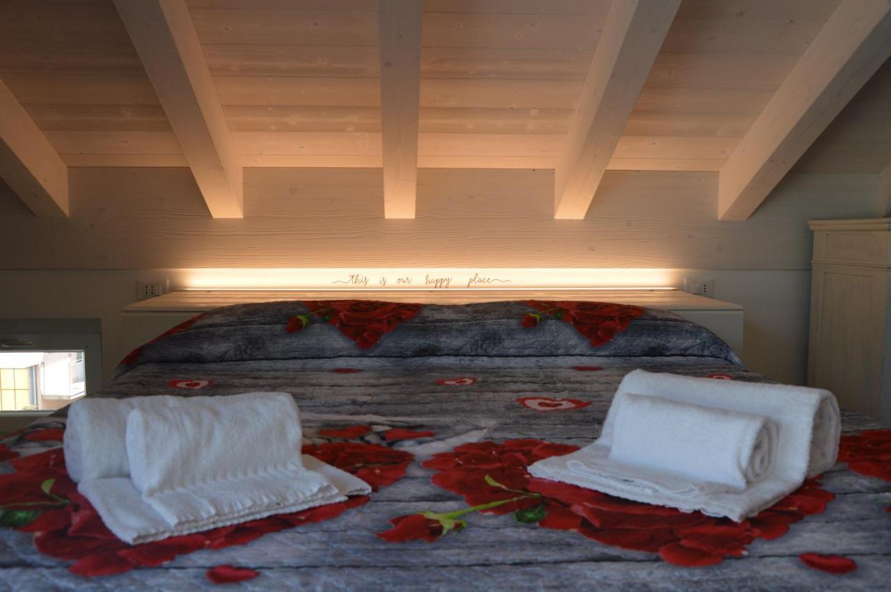 לצנו White Suite - Jacuzzi, Swimming Pool & Lake View מראה חיצוני תמונה